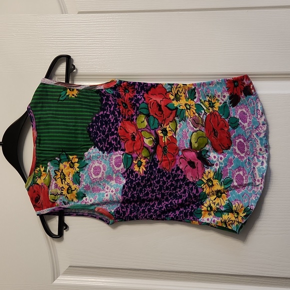 Cute 2 piece  XS capri set from Italy - Picture 7 of 8